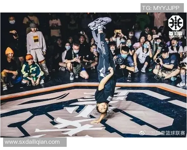 深圳街舞队的进攻策略与风格解析引领街舞热潮的背后故事